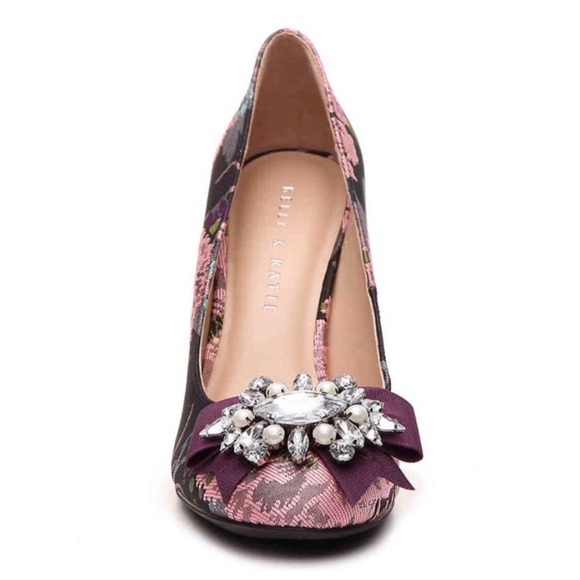 Kelly & Katie Camerolona Pump - Picture 2 of 6